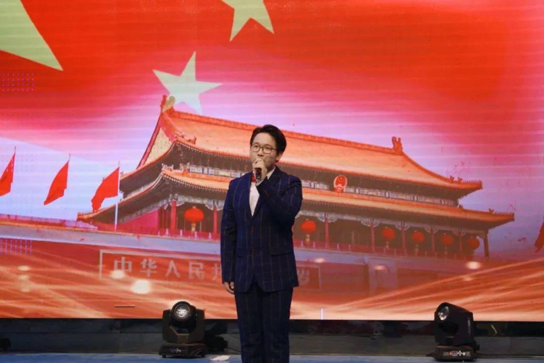 逃离黄金城堡