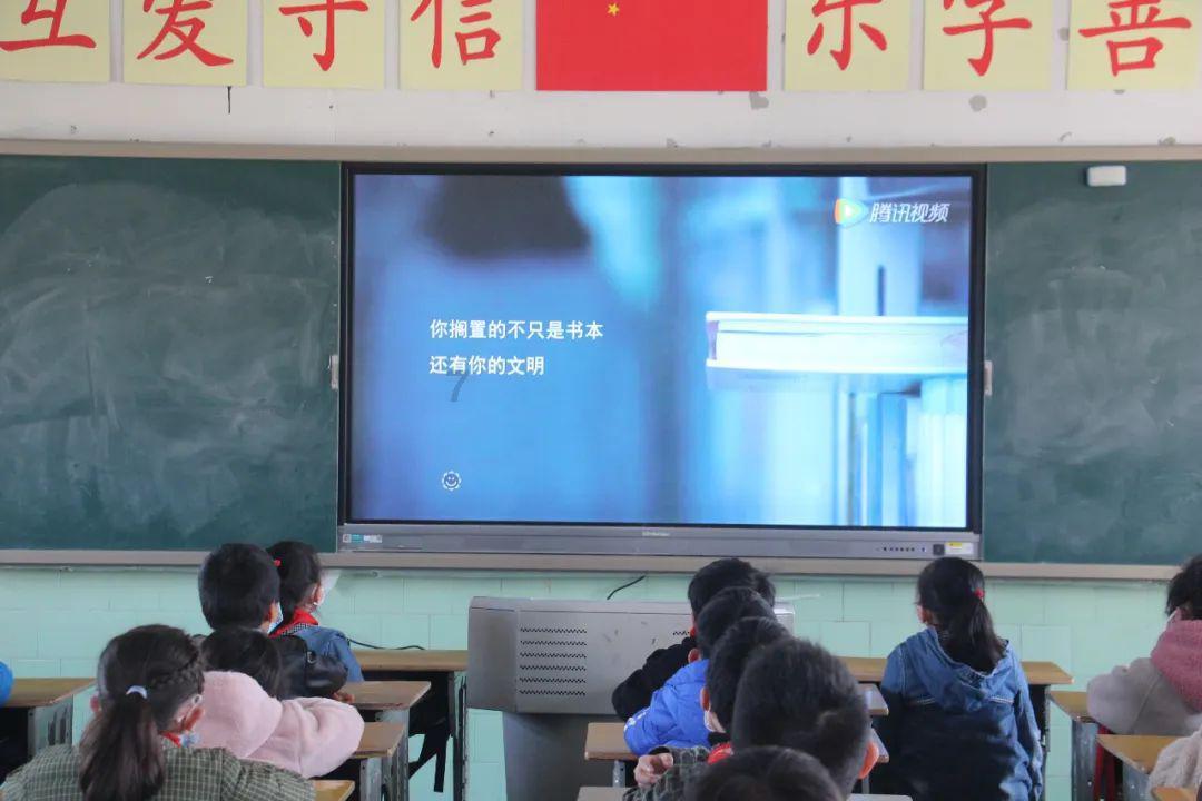 为艺术献身的女星-“暮光之女”克里斯汀·斯图尔特